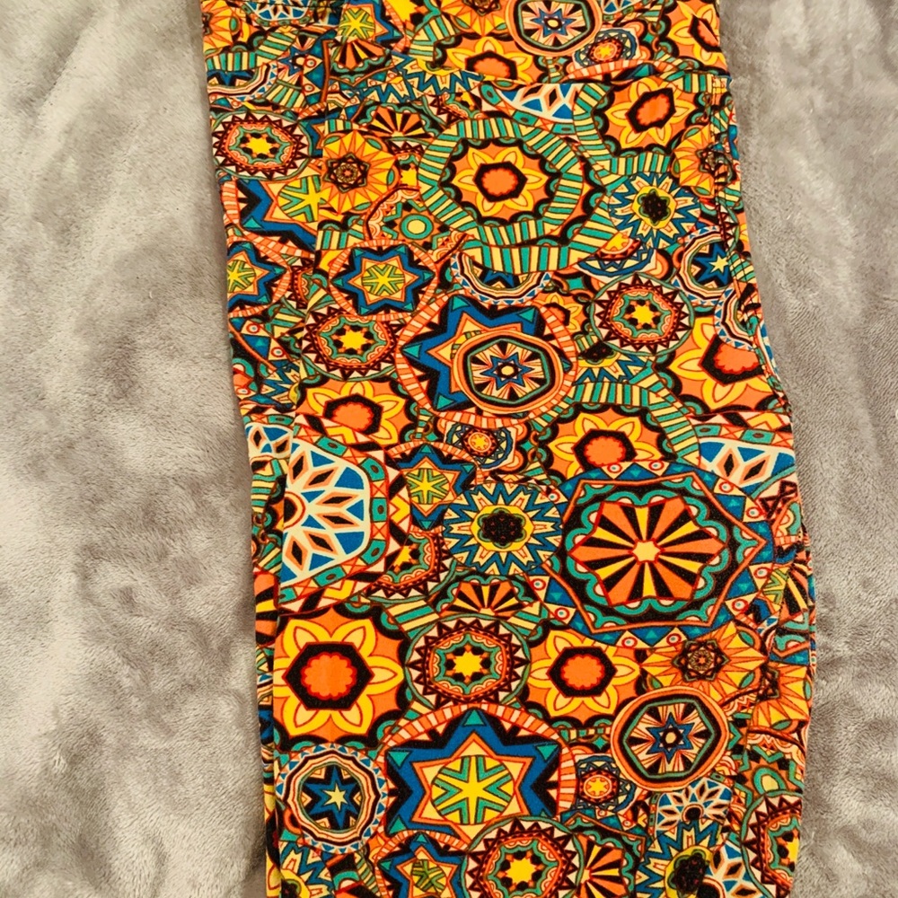 Lularoe Kaleidoscope leggings